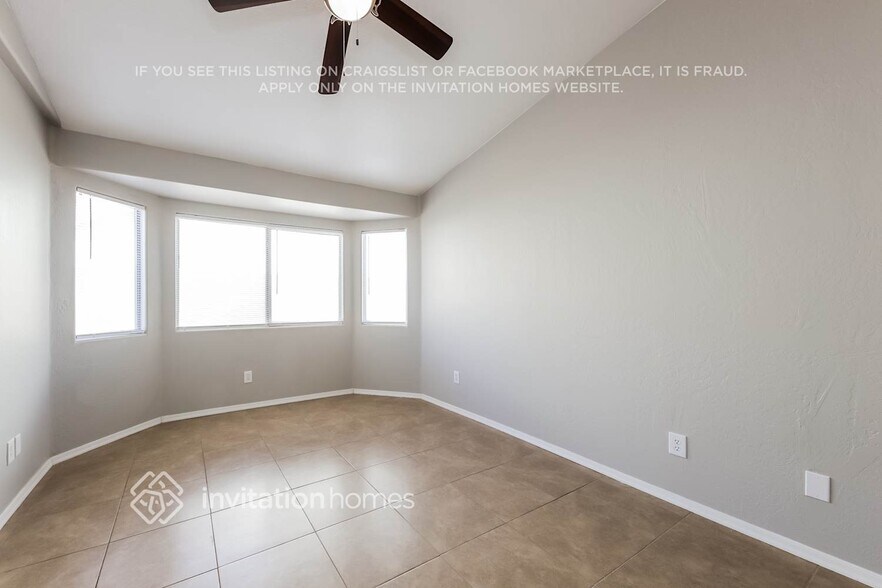 Building Photo - 8520 W Palm Ln