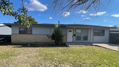 Building Photo - Spacious Modern Retreat – 4-Bed, 2-Bath Home