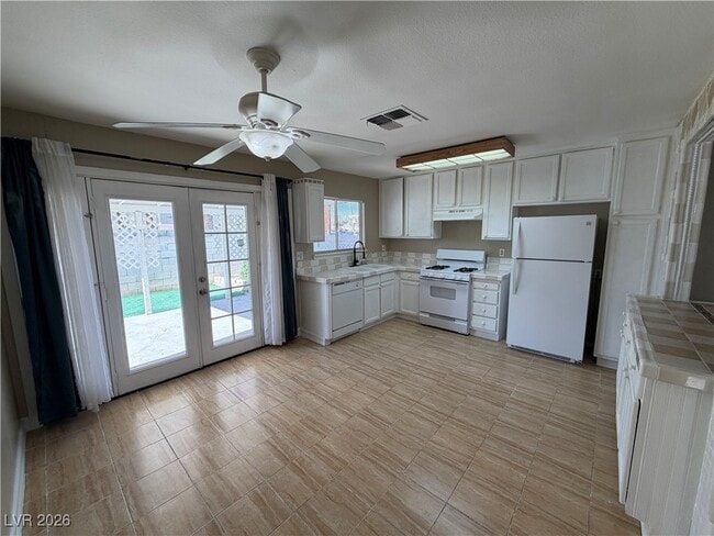 Building Photo - 1912 Harvest Dr