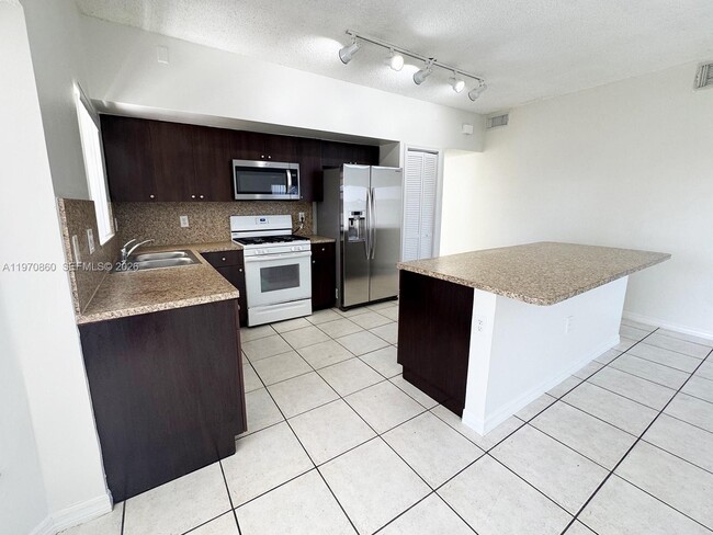 Building Photo - 15920 SW 79th Terrace