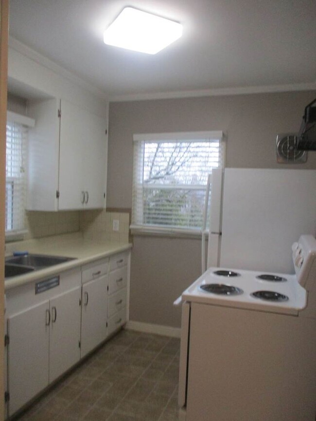 Building Photo - *MOVE IN SPECIAL $575 Off 1ST MONTH RENT