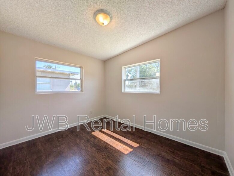 Building Photo - 2710 Rogero Rd