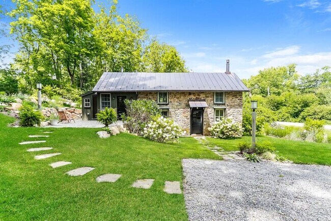 Primary Photo - 2432 Holicong Rd