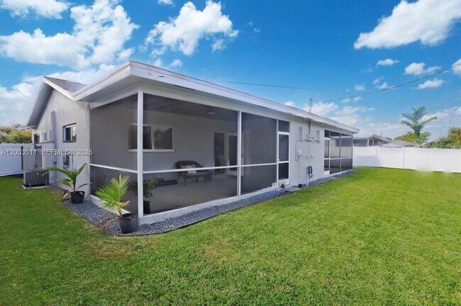 Building Photo - 2550 N Diexe Hwy