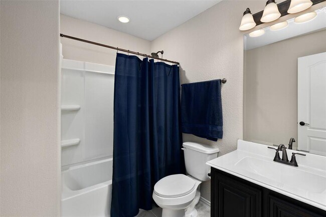 Building Photo - 1324 Thrasher Dr