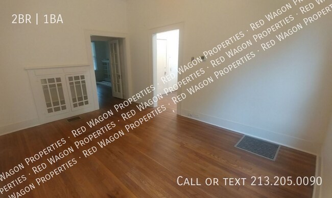 Building Photo - 411 W Mistletoe Ave