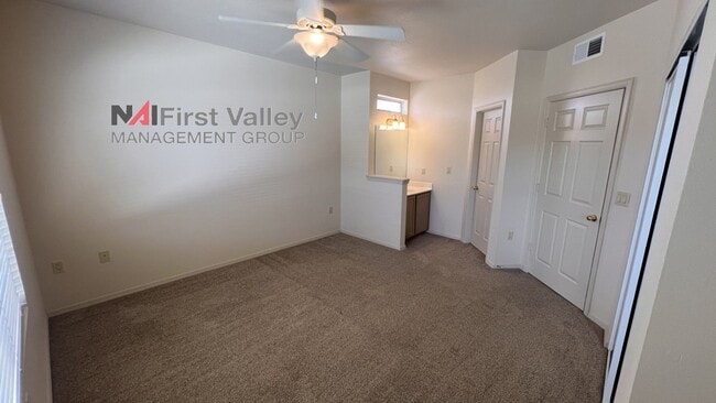 Building Photo - 2 Bedrooms, 2 Baths