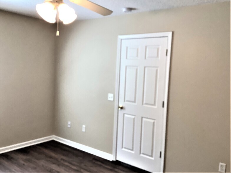 Building Photo - 132 Stonewalk Dr