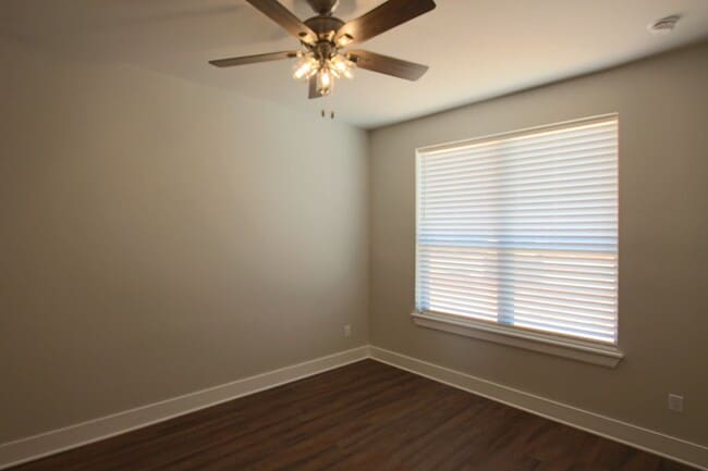 Building Photo - Luxury 3 Bedroom 2 Bath Townhomes in Bullard ISD!