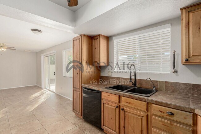 Building Photo - 1261 W Kiowa Cir