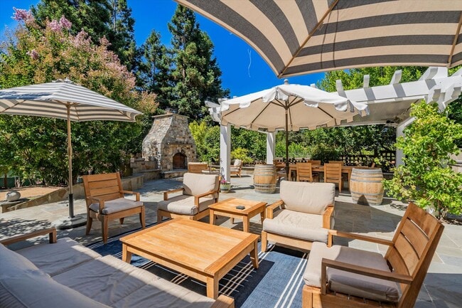 Building Photo - Stunning Los Altos Hills Estate