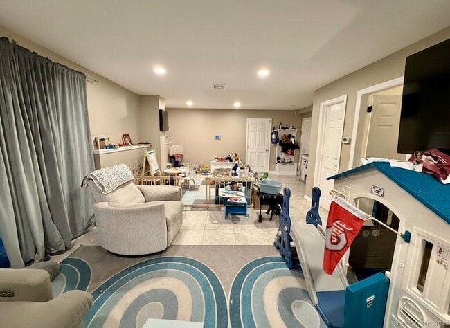 Building Photo - 3 Donna Dr