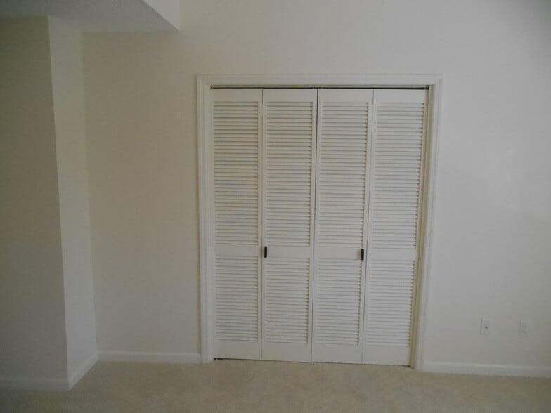 Building Photo - 3700 Golf Colony Ln