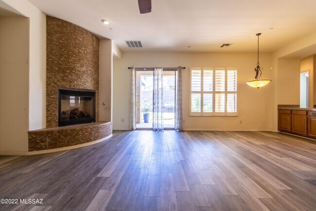 Building Photo - 11877 N Mesquite Hollow Dr