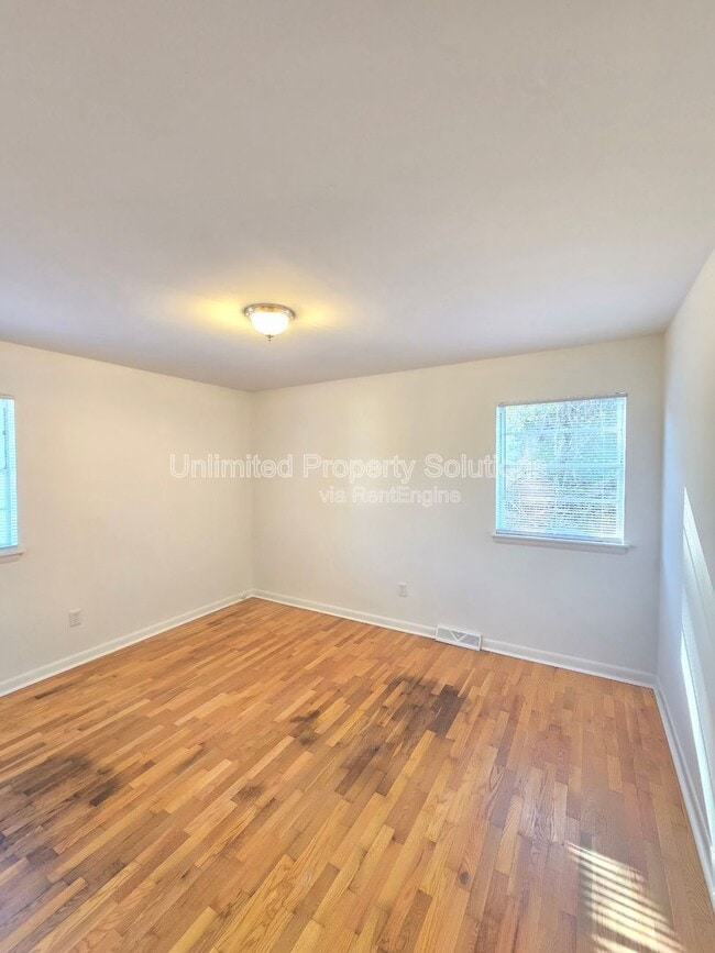 Building Photo - 6405 Myrtle Grove Rd