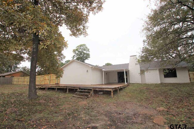 Building Photo - 15711 Echo Glen Dr