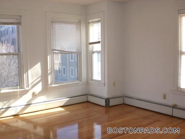 Building Photo - 35 Brookline St