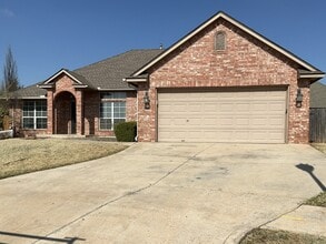 Building Photo - 4616 NW 162nd Ct