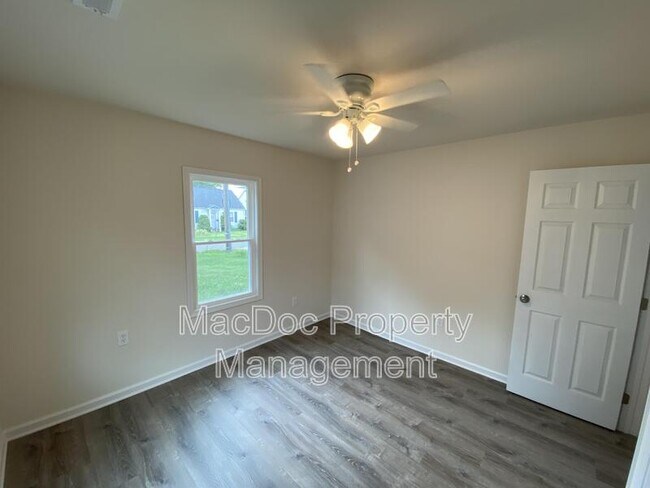 Building Photo - 160 Bend Farm Rd