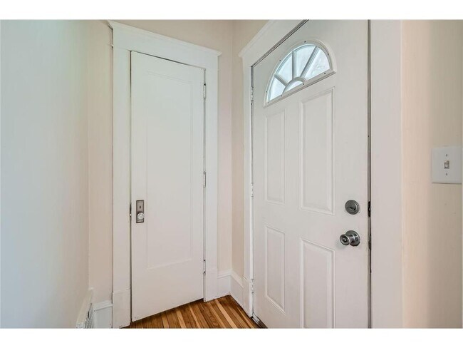 Building Photo - 3014 N Humboldt Ave