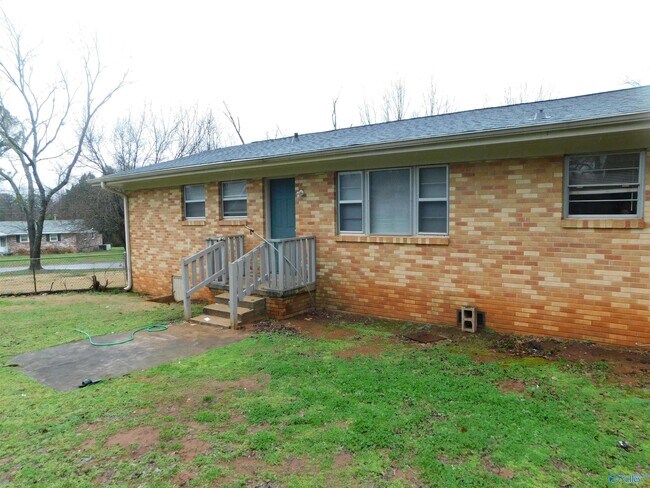 Building Photo - 3104 Cumbres Cir NW