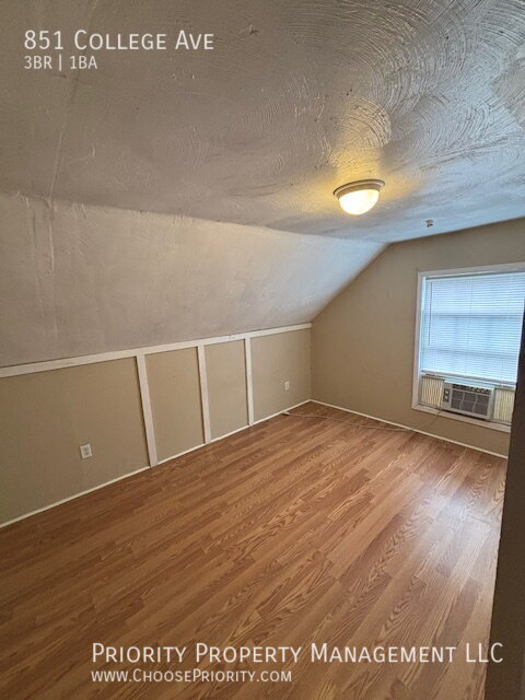 Building Photo - 851 College Ave