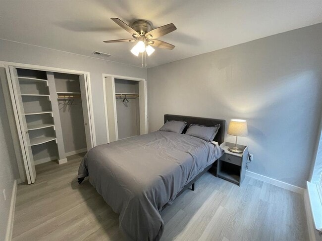 Building Photo - 12200 Thompkins Dr