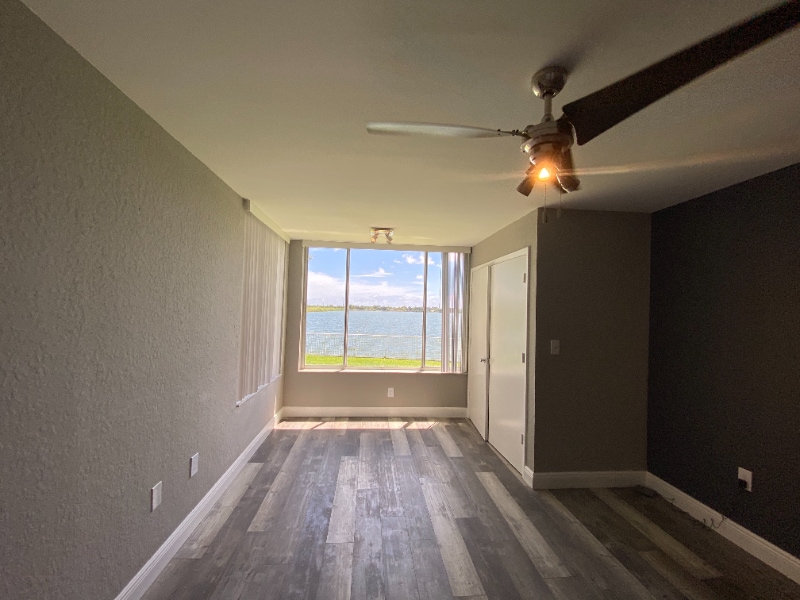 Building Photo - 2831 N Oakland Forest Dr