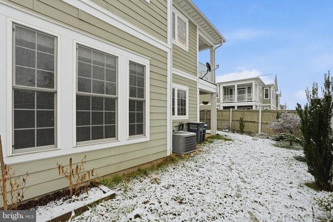 Building Photo - 44025 Vaira Terrace