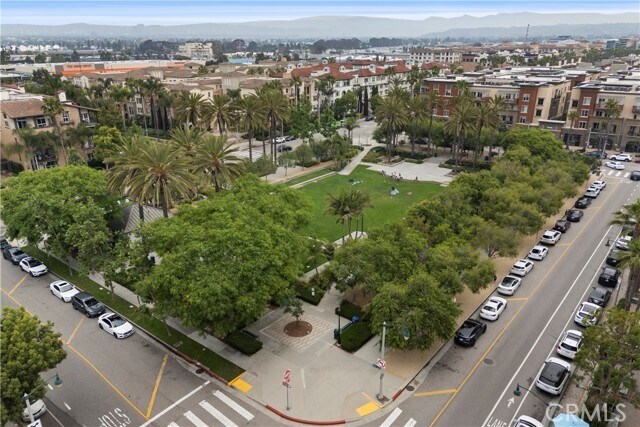 Building Photo - 13044 Pacific Promenade