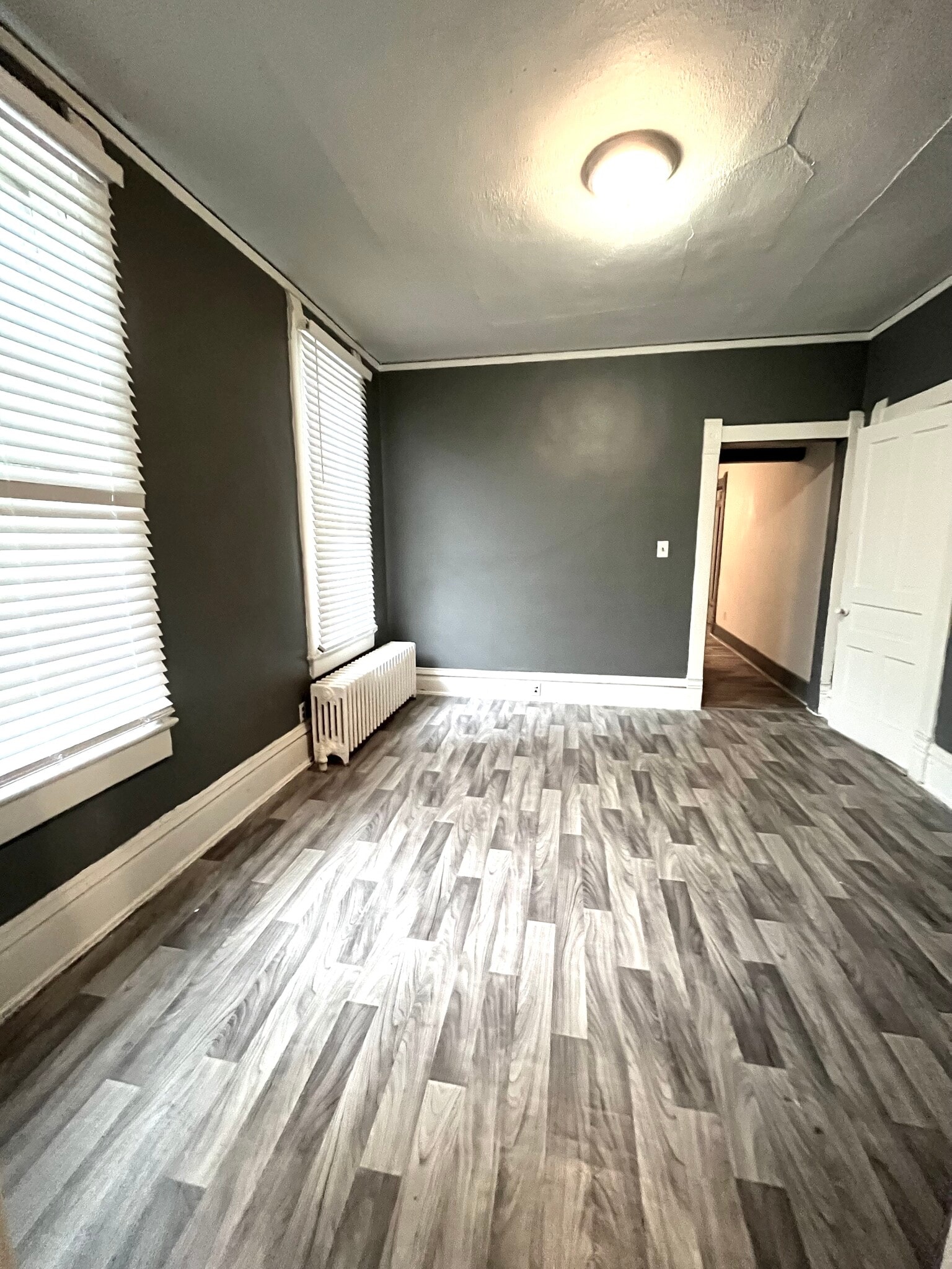 Building Photo - 1401 E Richwoods Blvd