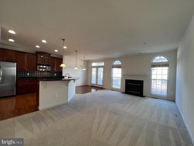 Building Photo - 15808 Buxton Pl
