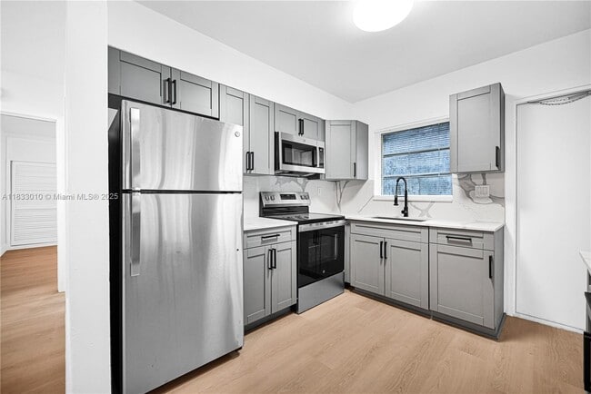 Building Photo - 1326 NW 8th Ave