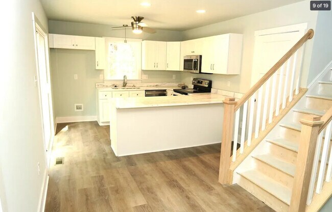 Building Photo - 16208 Pauline Ave