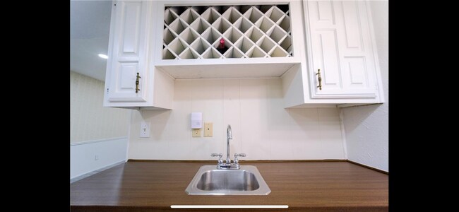 Building Photo - 6403 Apache Ct