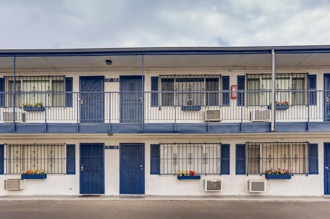 Primary Photo - Modern 1 bedroom Condo next to UNLV