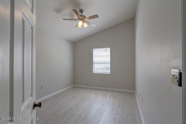 Building Photo - 4240 Wood Haven Dr