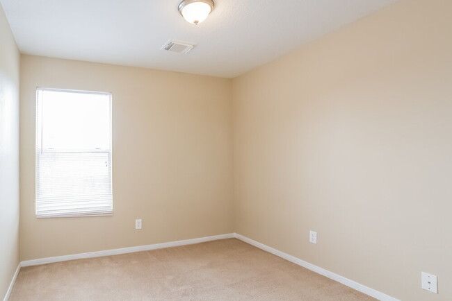 Building Photo - 1125 Willersley Ln
