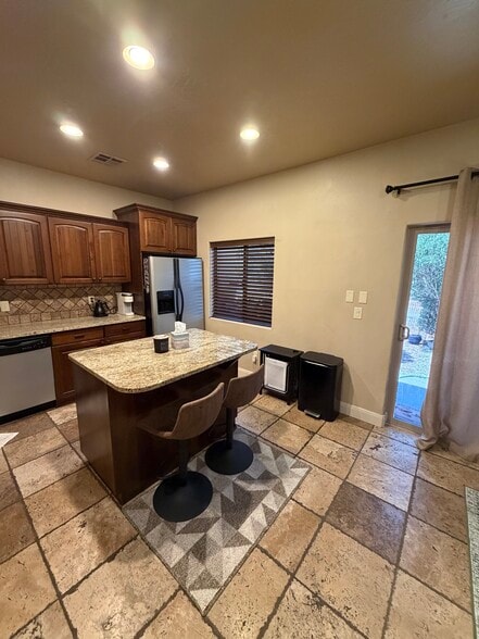Building Photo - 2075 S Sir Monte Dr