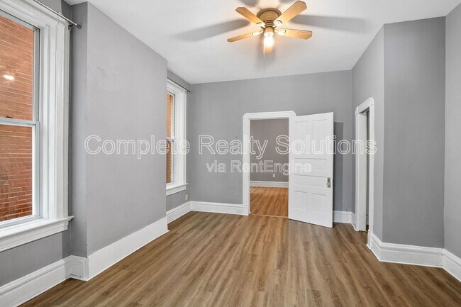 Building Photo - 5132 Kensington Ave