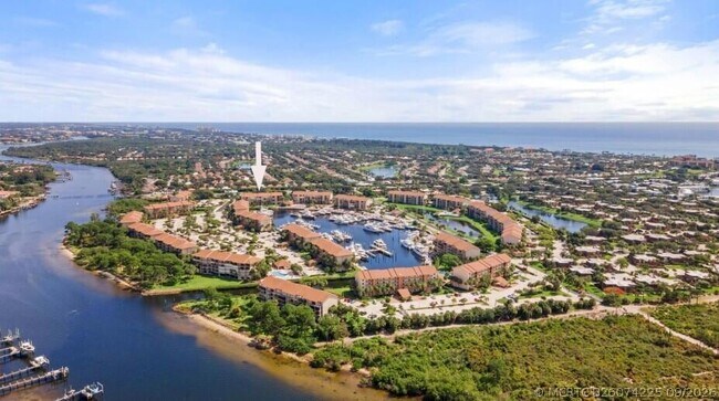 Building Photo - 1601 Marina Isle Way