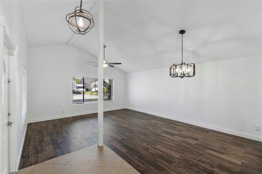 Building Photo - 7320 NW 45th Ct