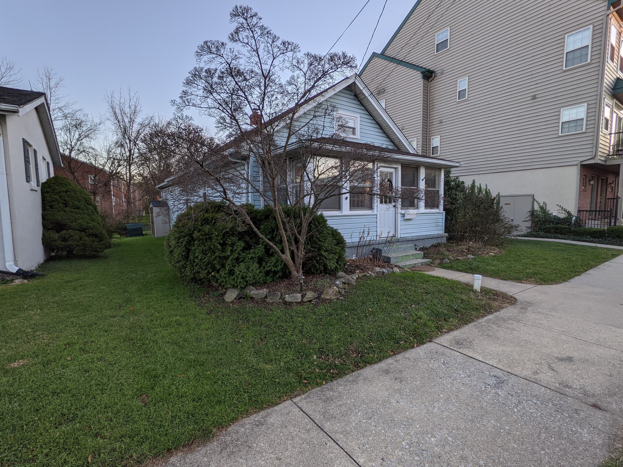 Side view - 336 Jefferson Ave