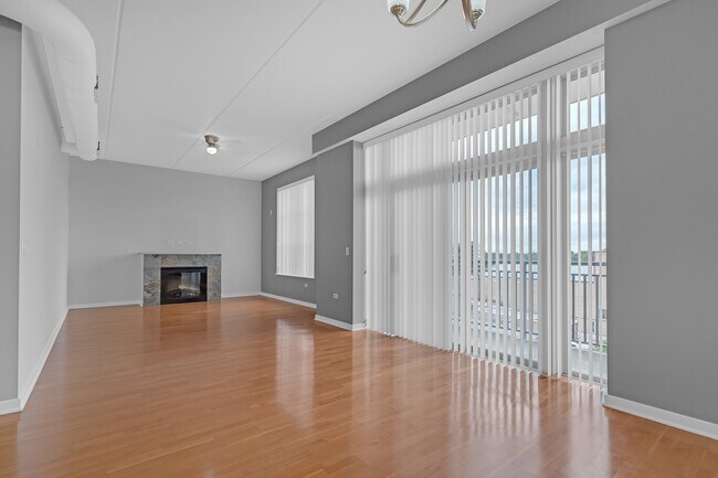 Building Photo - 647 Metropolitan Way