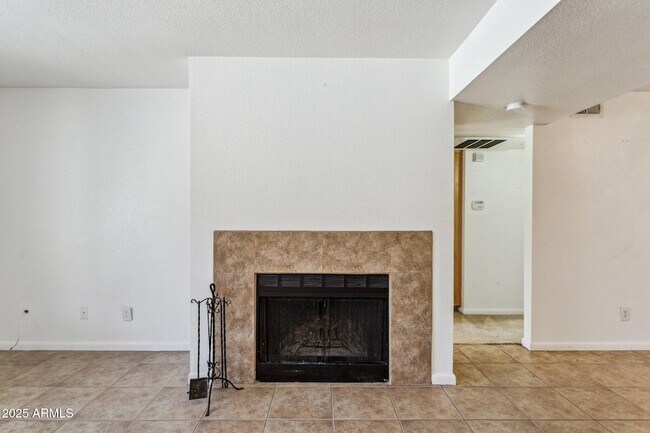 Building Photo - 5995 N 78th St