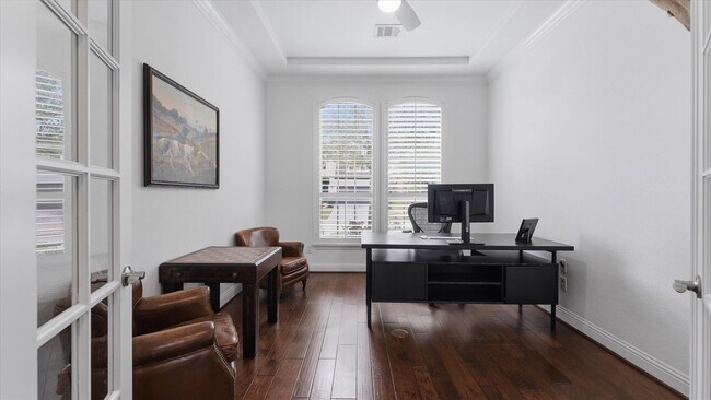 Building Photo - 14 Whispering Thicket Pl