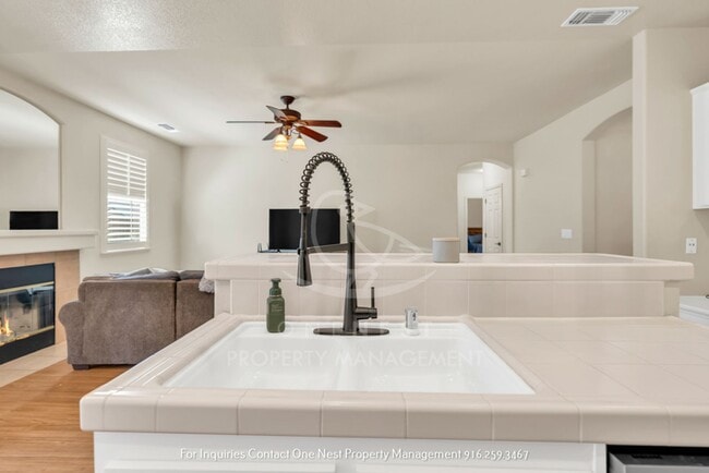Building Photo - 563 Aspen Meadows Way