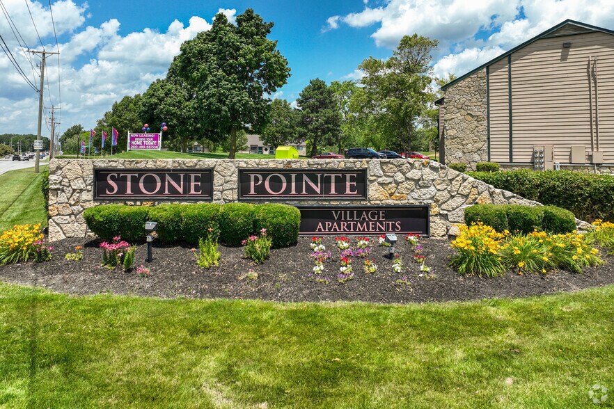 Primary Photo - Stone Pointe Village