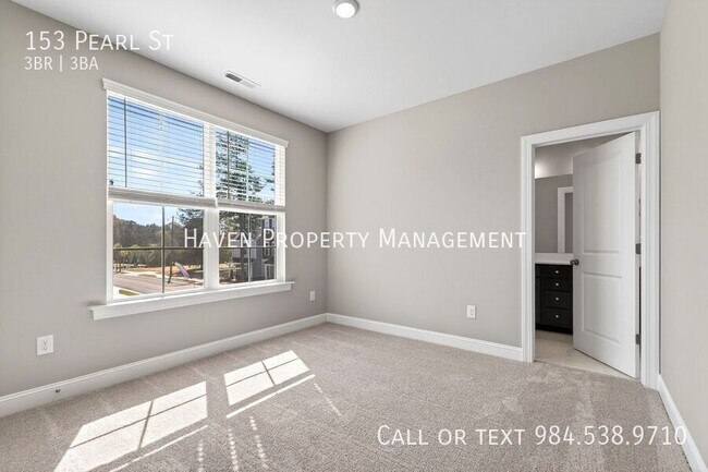 Building Photo - 153 Pearl St