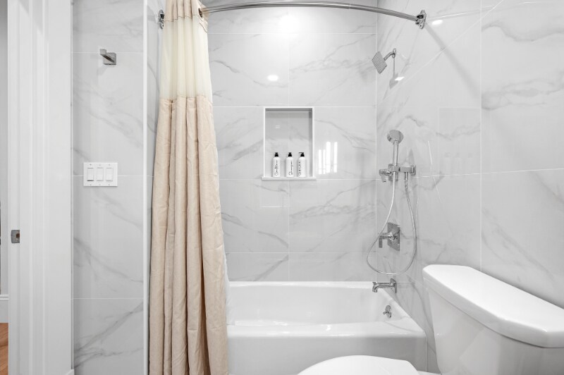 Building Photo - 30 E Main St